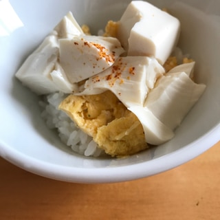 しっとり炒り卵と豆腐の丼